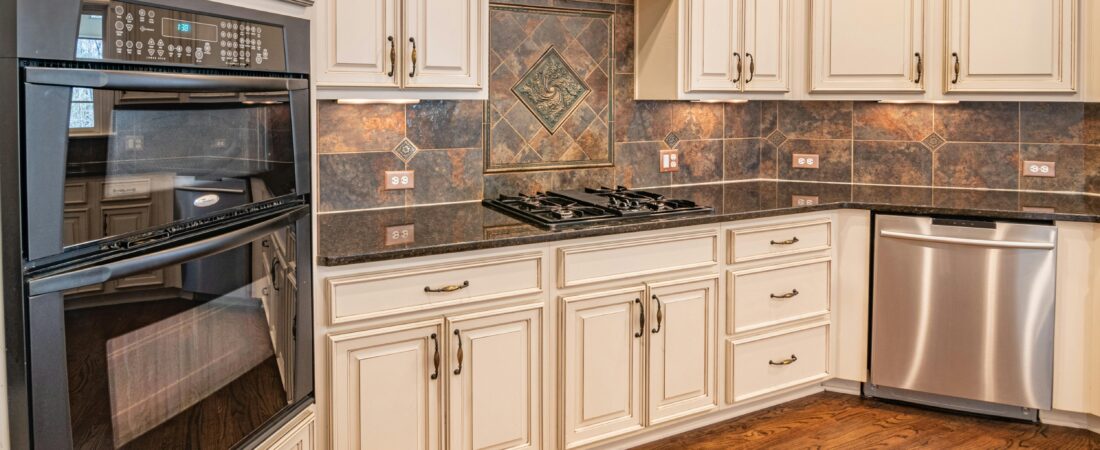 Sustainable Kitchen Remodeling: Embracing Earth Tones and Smart Tech Trends